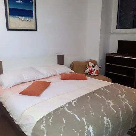 Hana Apartment *